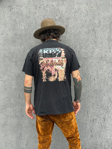 Unisex Rock & Roll kiss/Def Leppard custom vintage tee / T-shirt